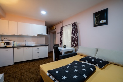 Apartman 3 – studio s ležajem i kuhinjskim kutkom