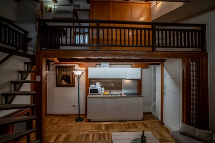 Apartman 6 – kuhinja ispod galerije