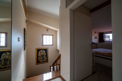 Apartman 7 – gornja etaža i ulaz u spavaću sobu